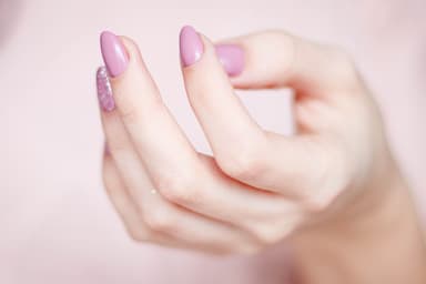 Vernis semi permanent (mains)